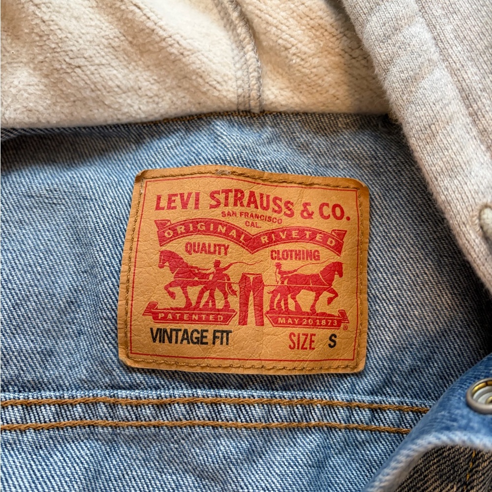Levi's Blue Denim Jacket with Gray Hood - Picture 4 of 4
